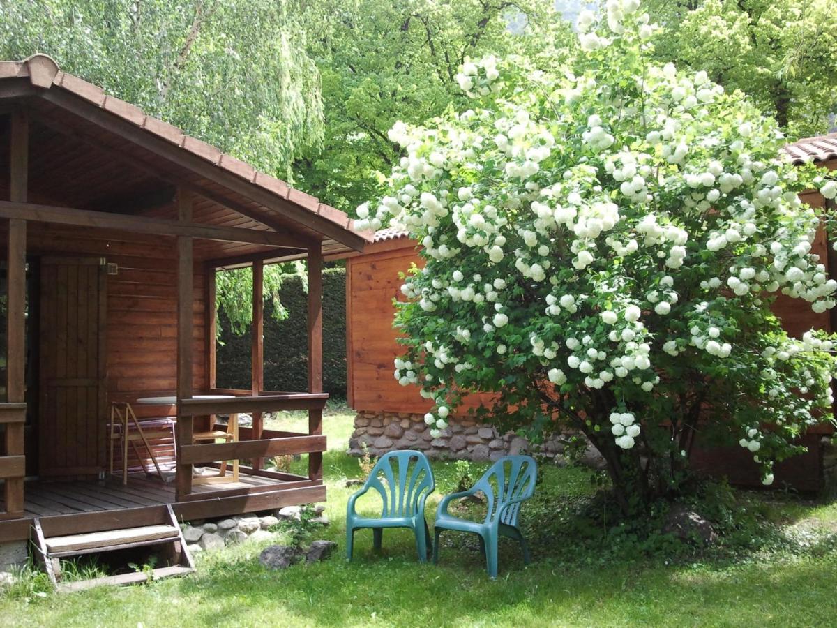 Les Chalets Quazemi A Casteil Luaran gambar