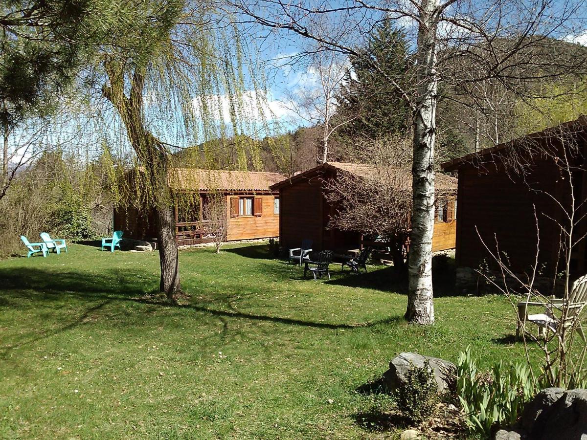 Les Chalets Quazemi A Casteil Luaran gambar